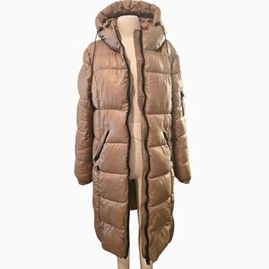 POINT ZERO long winter coat/puffer with a hood.